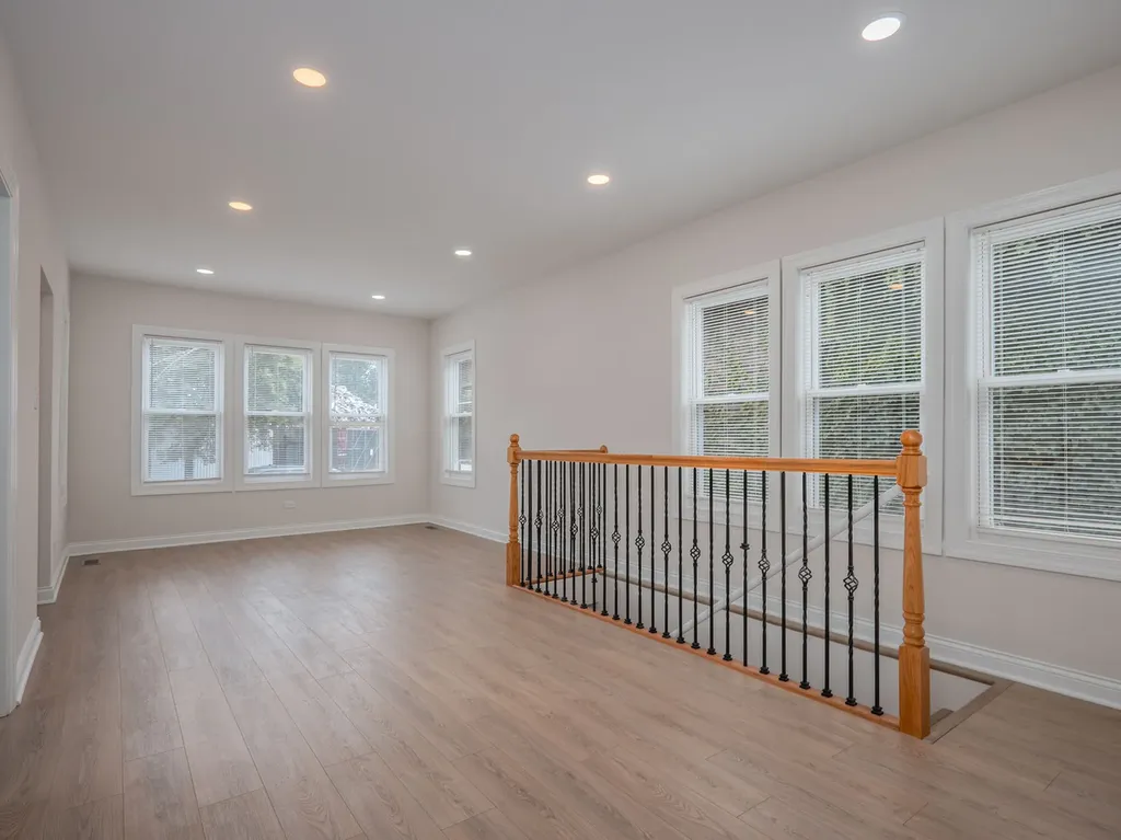 8504 South Baltimore Avenue Chicago IL 60617