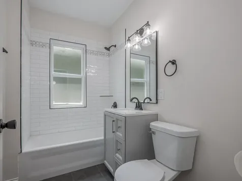 8504 South Baltimore Avenue Chicago IL 60617
