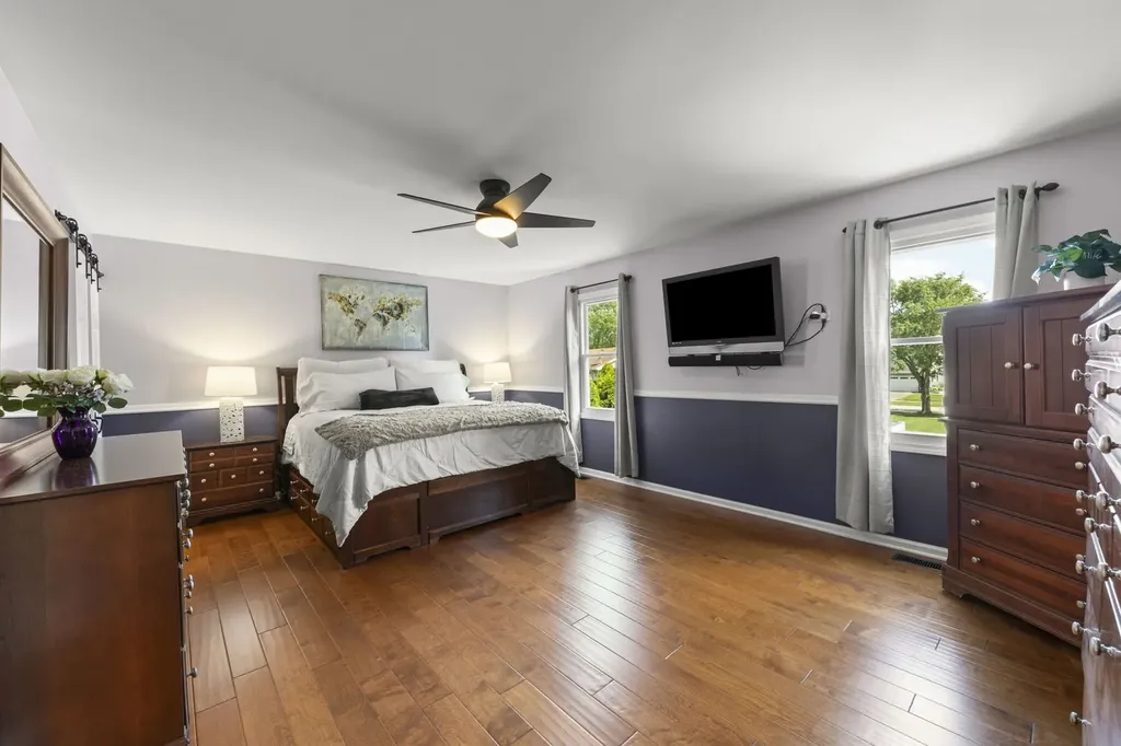1608 Lois Ann Lane Naperville IL 60563