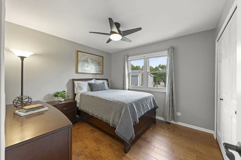 1608 Lois Ann Lane Naperville IL 60563