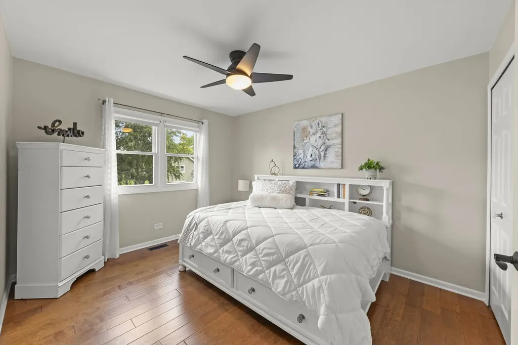 1608 Lois Ann Lane Naperville IL 60563