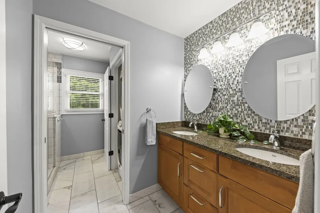 1608 Lois Ann Lane Naperville IL 60563