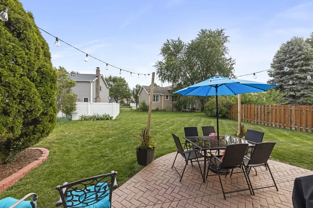 1608 Lois Ann Lane Naperville IL 60563