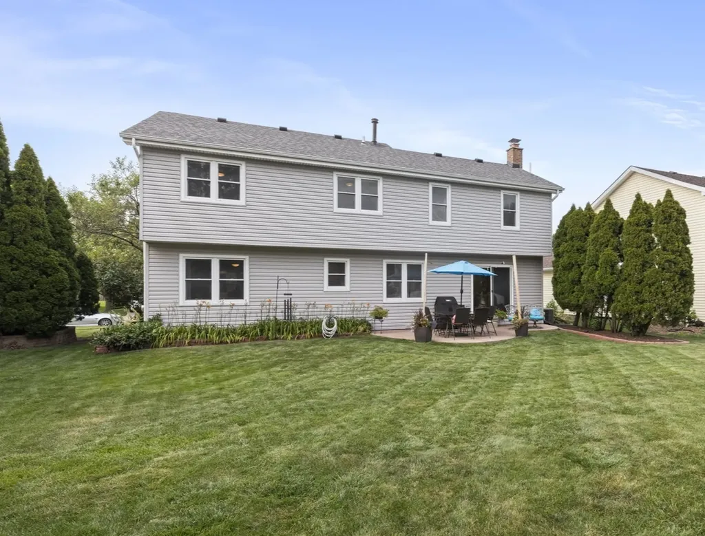 1608 Lois Ann Lane Naperville IL 60563