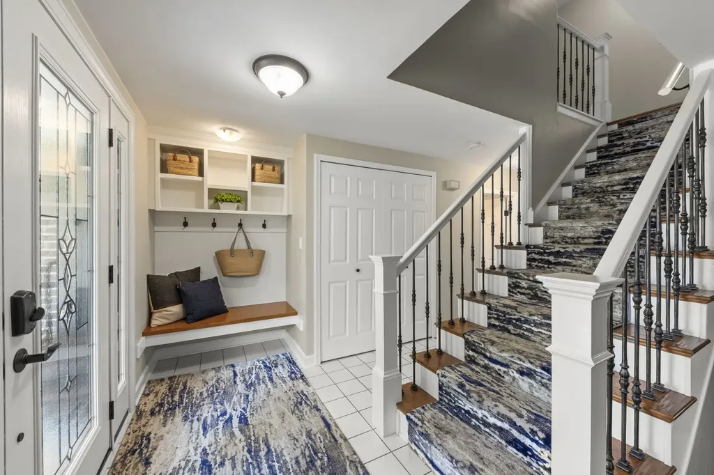 1608 Lois Ann Lane Naperville IL 60563
