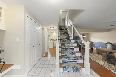 1608 Lois Ann Lane Naperville IL 60563