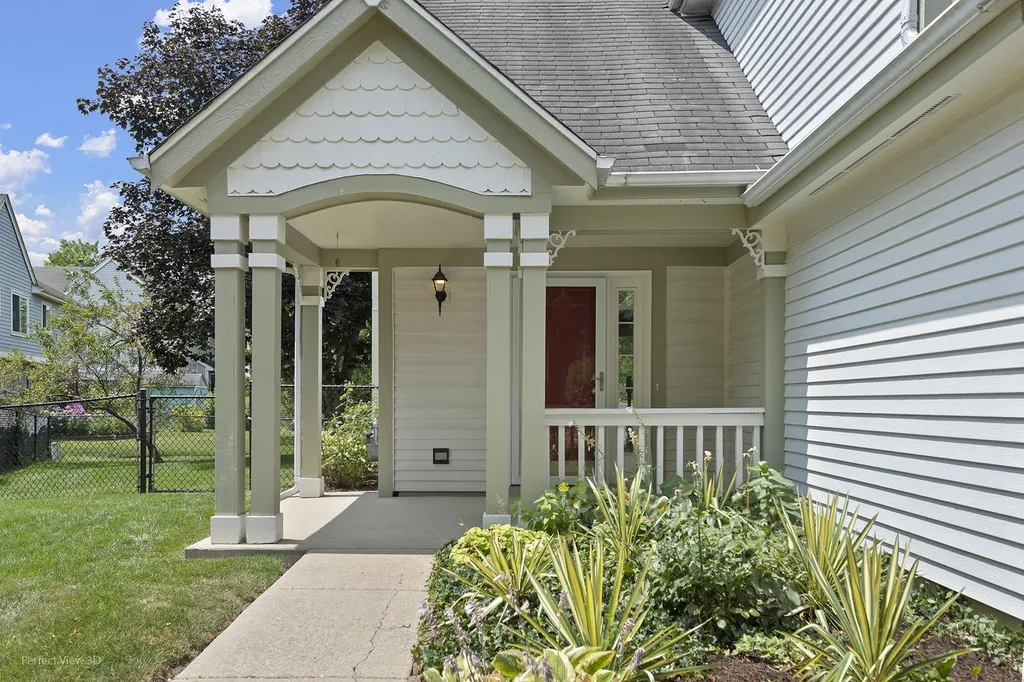 220 Lexington Lane Grayslake IL 60030