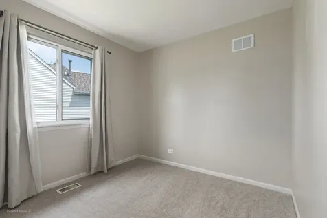 220 Lexington Lane Grayslake IL 60030