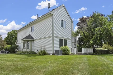 220 Lexington Lane Grayslake IL 60030