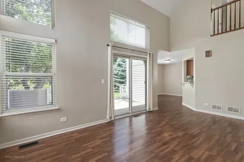 220 Lexington Lane Grayslake IL 60030
