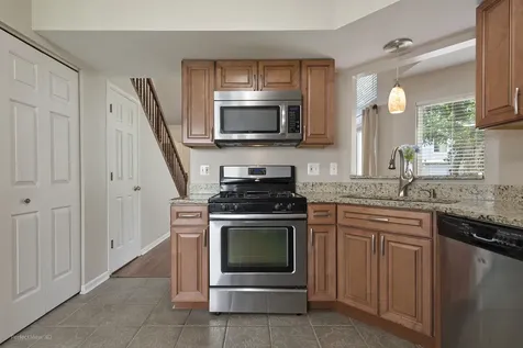 220 Lexington Lane Grayslake IL 60030