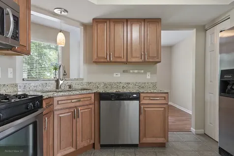 220 Lexington Lane Grayslake IL 60030