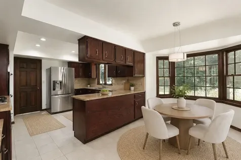 1650 Clendenin Lane Riverwoods IL 60015