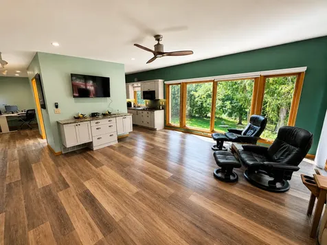7328 Kinnikinnick Drive Roscoe IL 61073