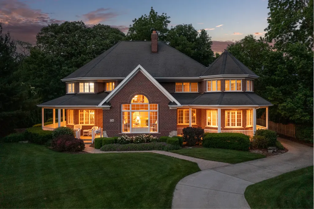 70 Forest Avenue Naperville IL 60540