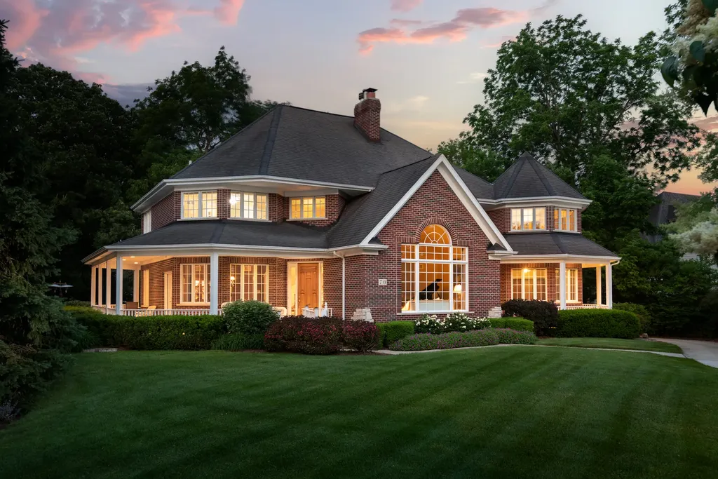 70 Forest Avenue Naperville IL 60540