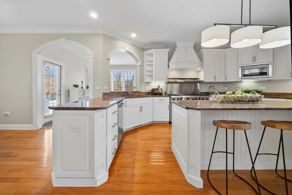 70 Forest Avenue Naperville IL 60540