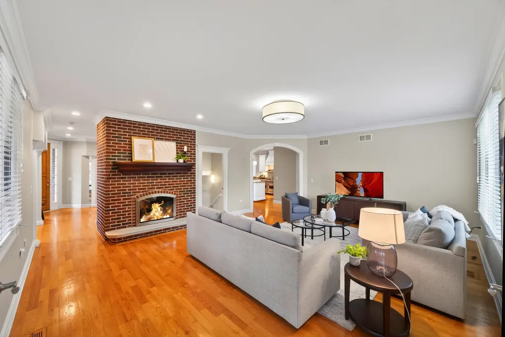 70 Forest Avenue Naperville IL 60540