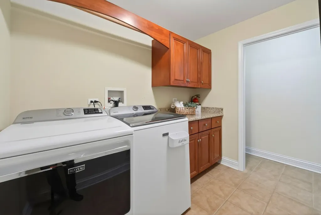 70 Forest Avenue Naperville IL 60540