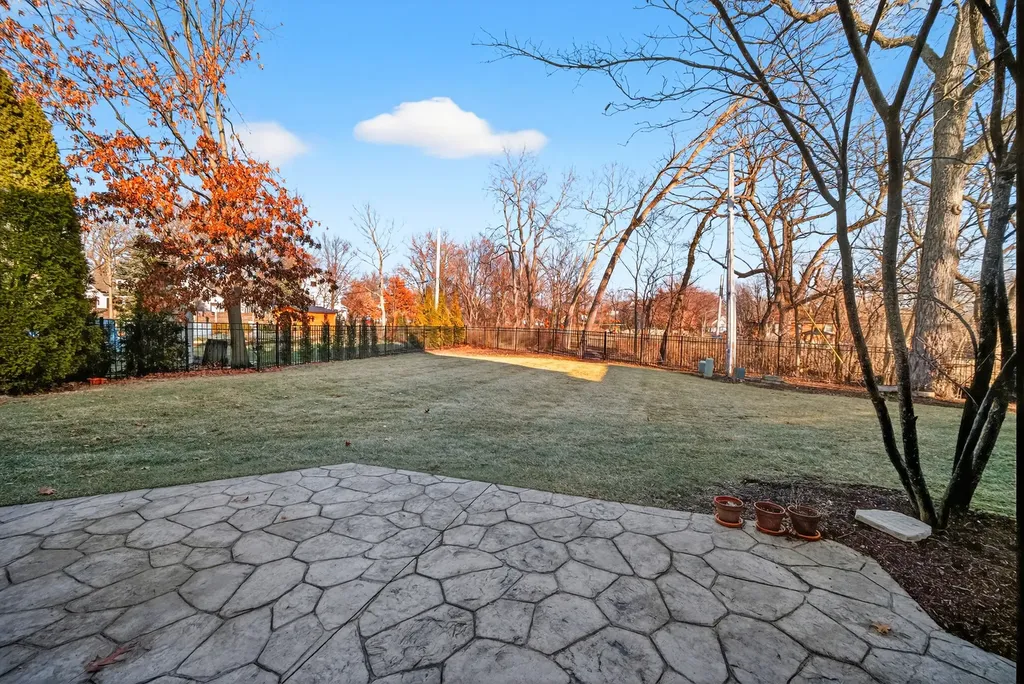 70 Forest Avenue Naperville IL 60540