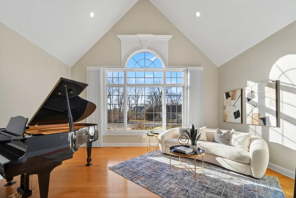 70 Forest Avenue Naperville IL 60540