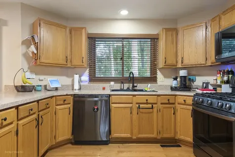 1360 Knottingham Drive Gurnee IL 60031