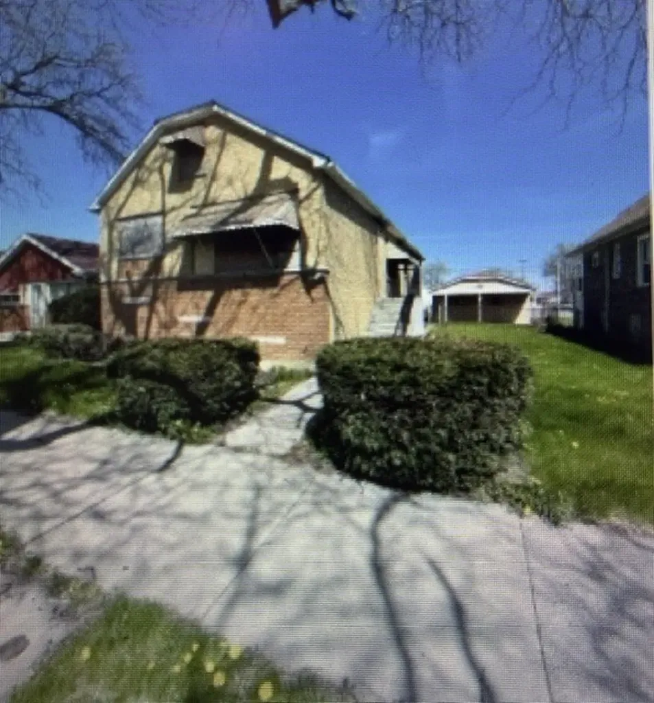 12627 South Marshfield Avenue Calumet Park IL 60827