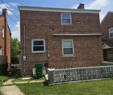2106 South 22nd Avenue Broadview IL 60155