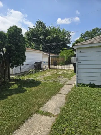 2106 South 22nd Avenue Broadview IL 60155