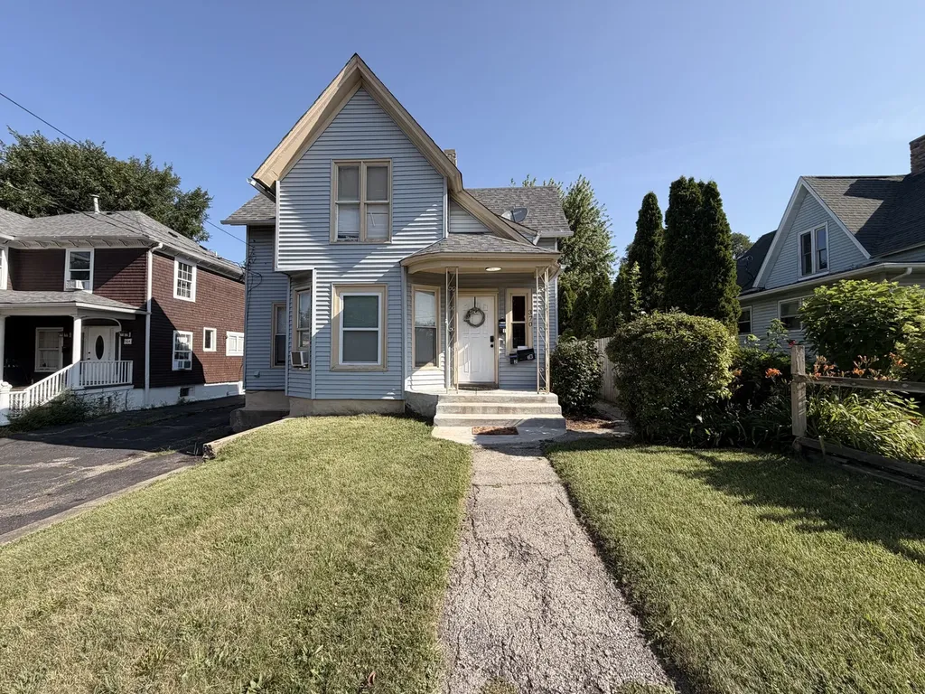 370 Bent Street Elgin IL 60120