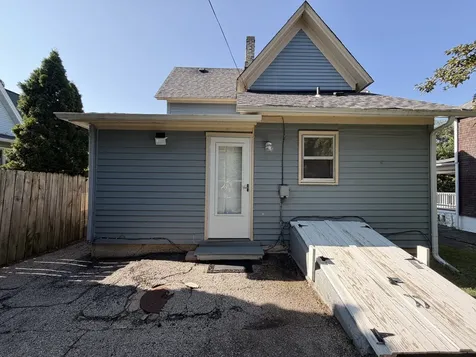 370 Bent Street Elgin IL 60120