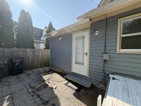 370 Bent Street Elgin IL 60120