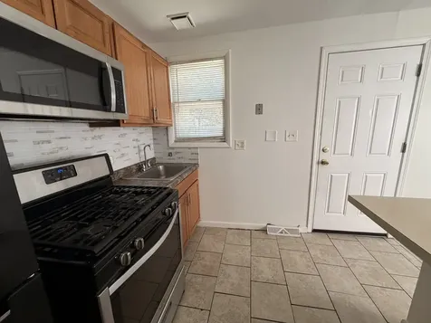 370 Bent Street Elgin IL 60120