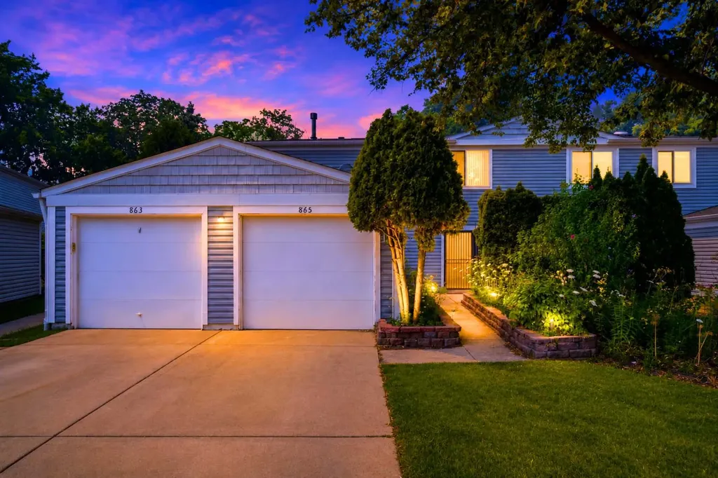 865 Oxford Place Wheeling IL 60090