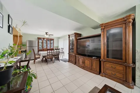 865 Oxford Place Wheeling IL 60090