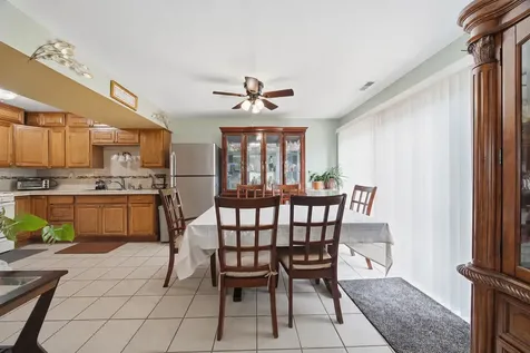 865 Oxford Place Wheeling IL 60090