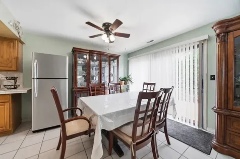 865 Oxford Place Wheeling IL 60090