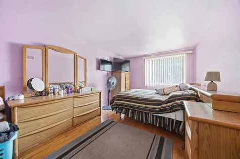 865 Oxford Place Wheeling IL 60090