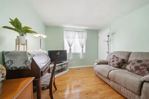865 Oxford Place Wheeling IL 60090