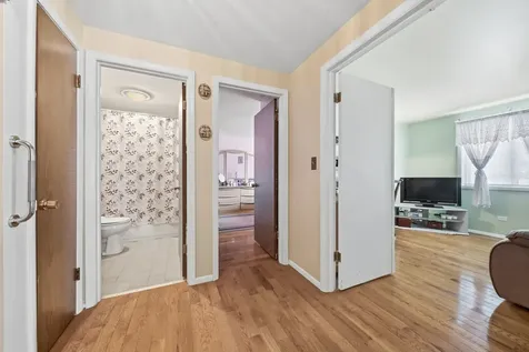 865 Oxford Place Wheeling IL 60090