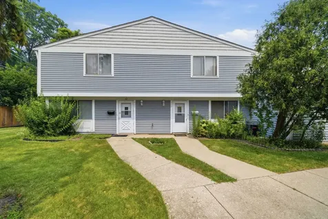 865 Oxford Place Wheeling IL 60090