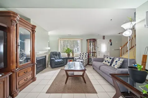 865 Oxford Place Wheeling IL 60090