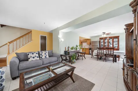 865 Oxford Place Wheeling IL 60090