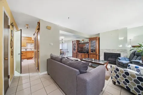 865 Oxford Place Wheeling IL 60090