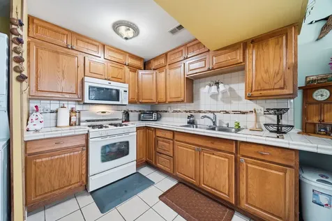 865 Oxford Place Wheeling IL 60090