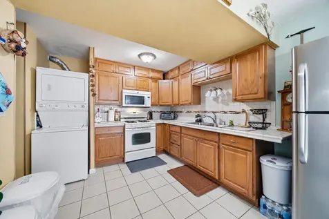865 Oxford Place Wheeling IL 60090