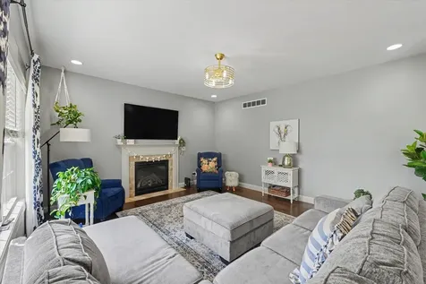 1203 White Oak Road Mahomet IL 61853