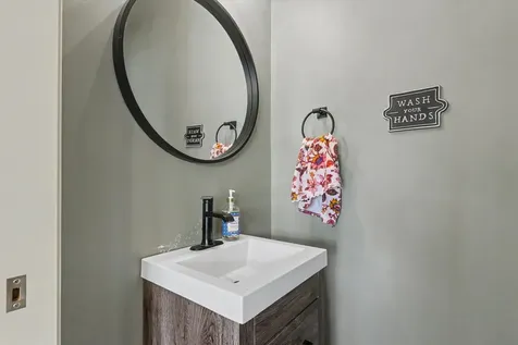 1203 White Oak Road Mahomet IL 61853