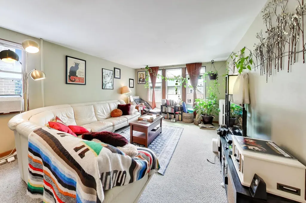 2643 North California Avenue Chicago IL 60647