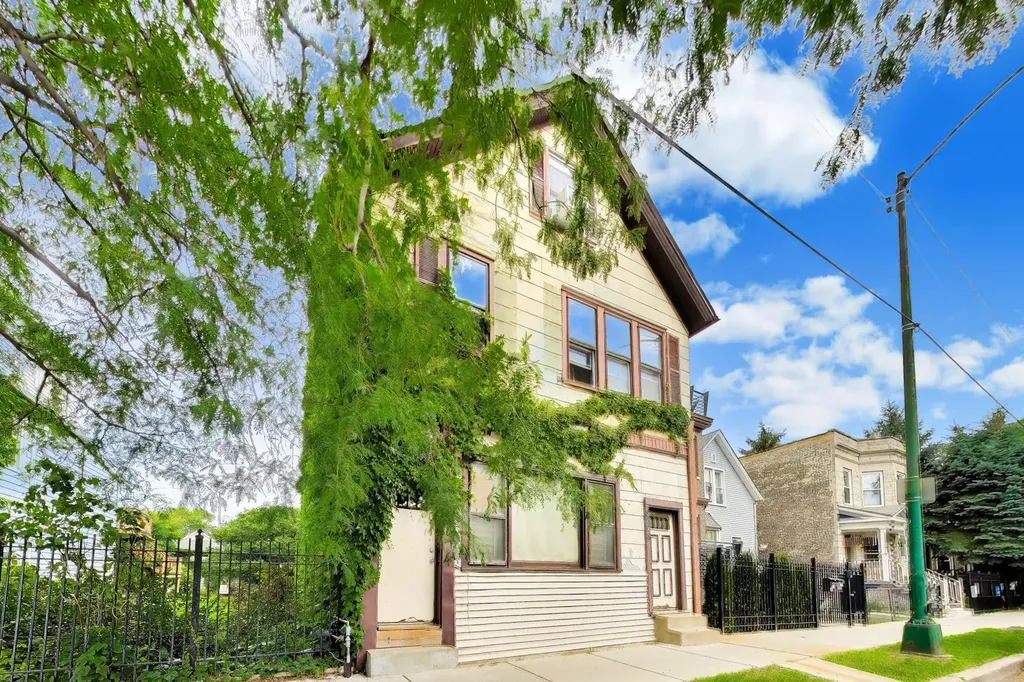 2643 North California Avenue Chicago IL 60647